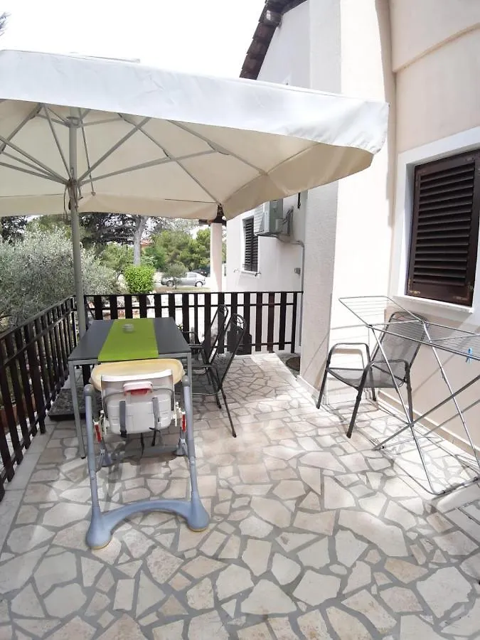 Apartment Rakic Pomer 0*,